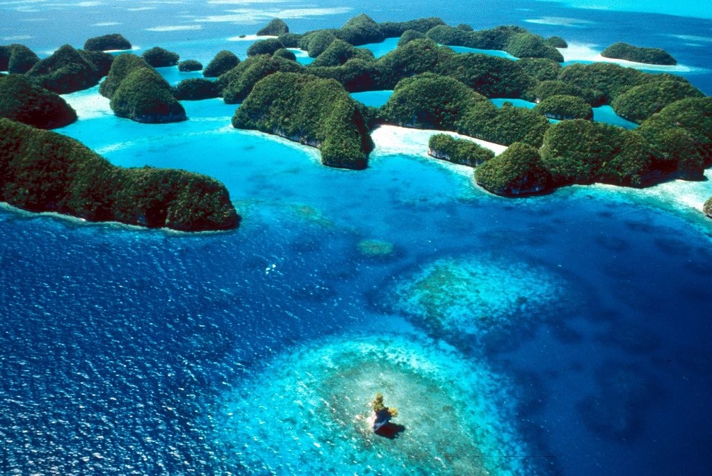 大自然を満喫つくす!世界一の絶景島をもつ美しき島々「ミクロネシア」
