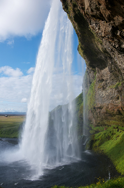 死ぬまでに行きたい世界の絶景 アイスランドの滝 セリャラントスフォス Tabit Life タビットライフ 上質な旅を愛する人のためのトラベルメディア