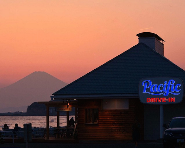 最高の休日を彩る七里ケ浜の新注目スポット「Pacific DRIVE-IN」