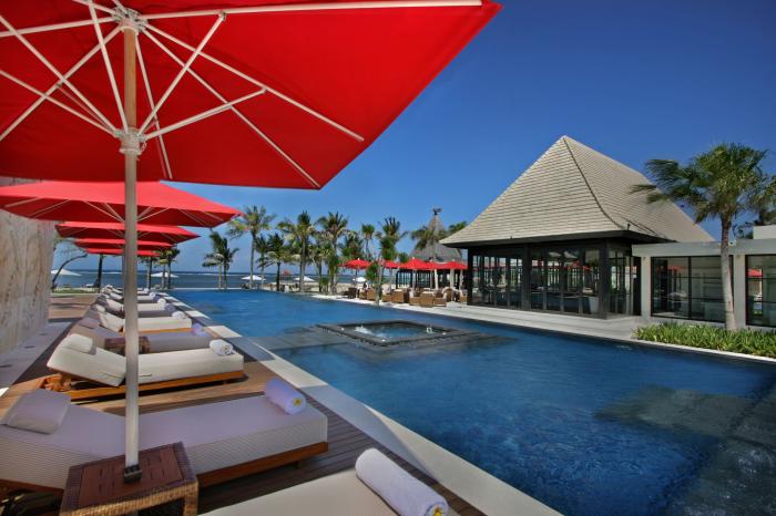 ザ・ロイヤル・サントリアン The Royal Santrianののプール