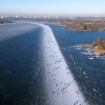 死ぬまでに一度は行きたい世界の絶景：オランダ氷の道