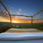 【ケニア】アフリカの大自然と空と一体化する星空ベッドホテル「ロイサバホテル」