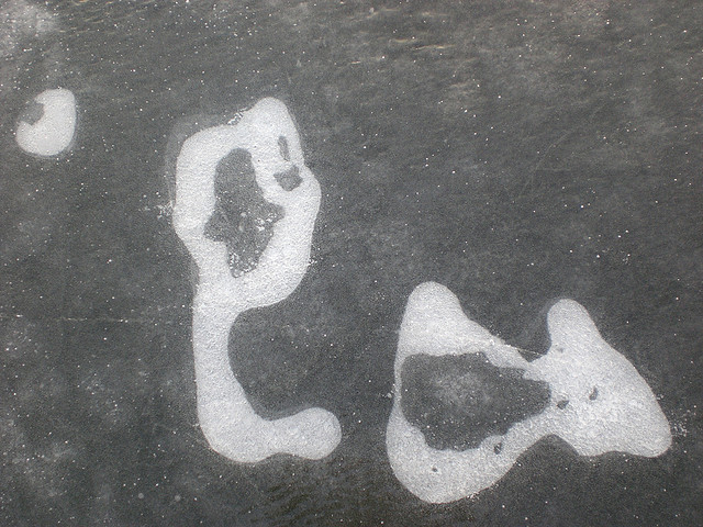 オランダ氷の道に現れる面白い模様