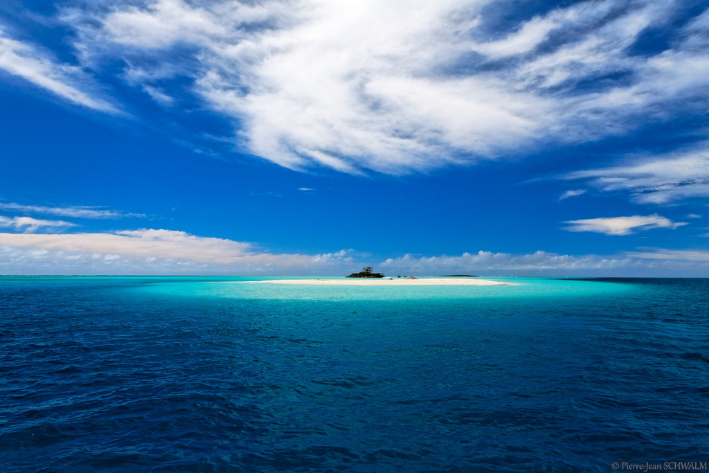 ノンカウイ島と海と空の風景