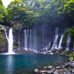【世界遺産 富士山の構成資産】白い絹糸のような幾筋もの水の芸術「白糸の滝」