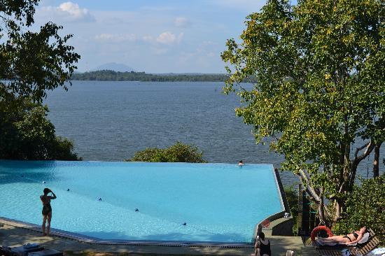 heritance-kandalama-hotel