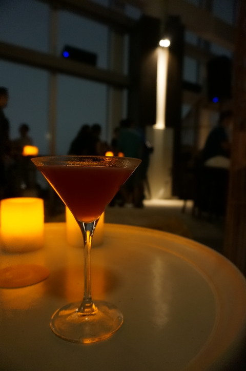 アンダーズ東京のルーフトップバーのカクテル