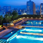 【まるで貴族の庭園】都内随一の屋外プール「ガーデンプール」で都内に居ながら海外リゾート気分を満喫♪