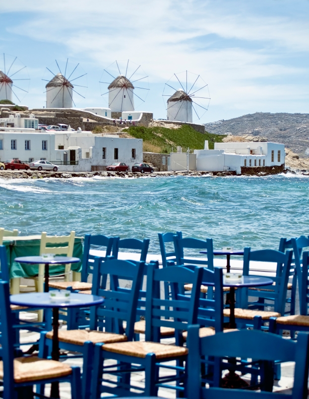 stockfresh_685724_dining-in-mykonos-at-seaside_sizeS1