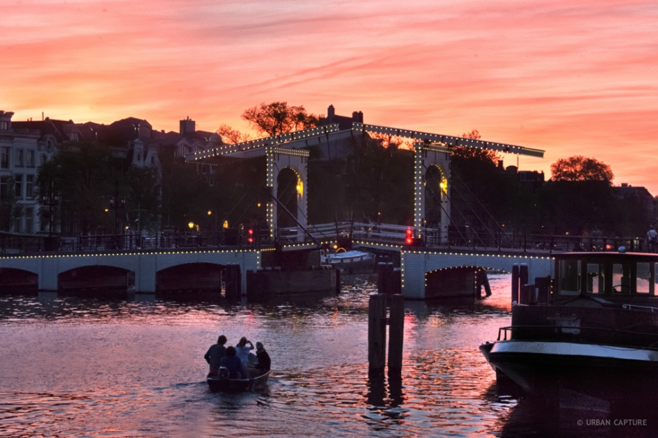 130721_2212_skinny_bridge_sunset_amstel_amsterdam_the_netherlands.a5j4m6rtmfsc4gggs0g88gc4c.8hrw0xj94288kk84gsowgs4o4.th