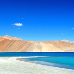 まるで天上の世界のような美しさの富士山より高い天空の湖「パンゴン湖」