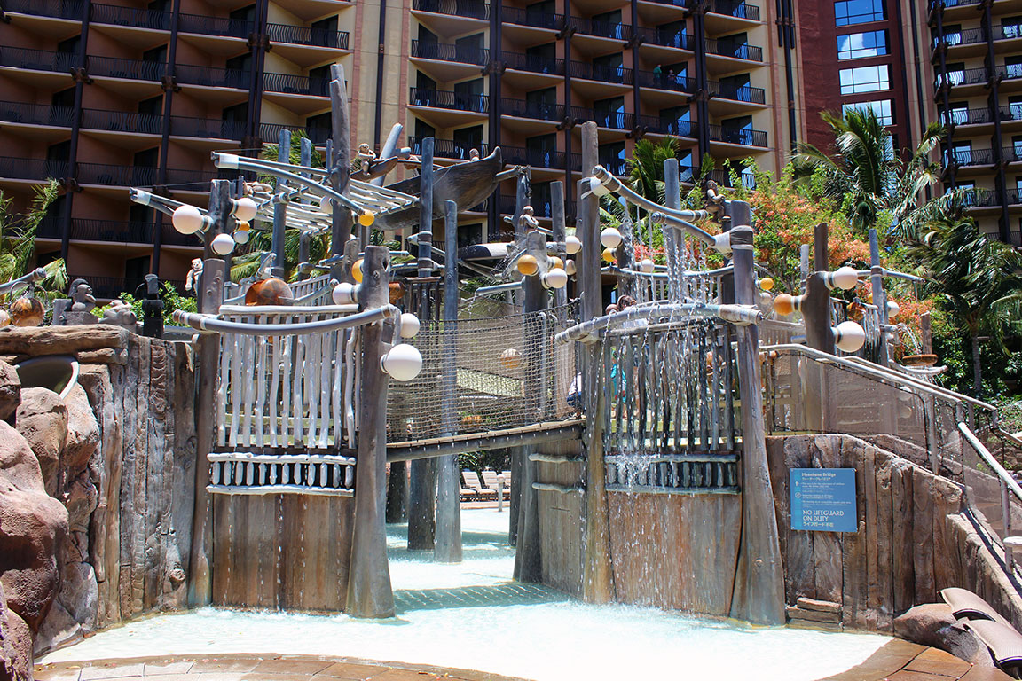 アウラニ・ディズニー・リゾート＆スパ・コオリナ・ハワイのメネフネ・ブリッジ