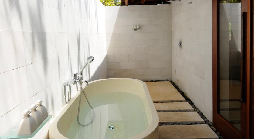 ザ・ムンジャンガン ビーチ・ヴィラ バスルーム