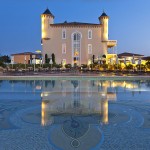 都会の喧騒を忘れさせる「シャトー・ドゥ・ラ・メサルディエール」で優雅にリラックスを