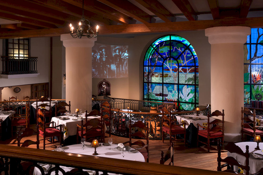 フィエスタ・アメリカーナ・グランド・コーラル・ビーチ・リゾート&スパ Fiesta Americana Grand Coral Beach Resort & Spaののレストラン