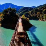 東京湾だけじゃない！エメラルドグリーンの湖に架かる絶景の橋「奥大井レインボーブリッジ」