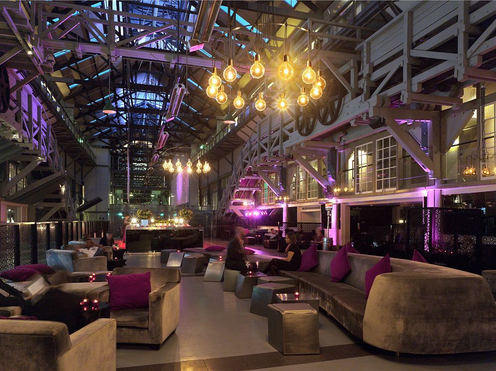 オヴォロ・ウールルームールーのバーラウンジ