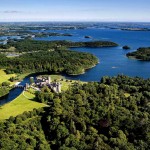 アイルランド最古の城に宿泊できるファンタジーな古城ホテル「アシュフォード・キャッスル」