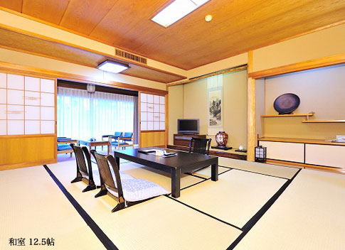 いぶすき秀水園の和室