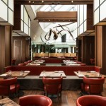 優雅に食事を愉しむアンダーズ東京のメインレストラン「アンダーズ タヴァーン(Andaz Tavern)」