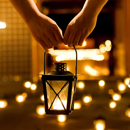 軽井沢高原教会のクリスマスキャンドルナイトでのランタン