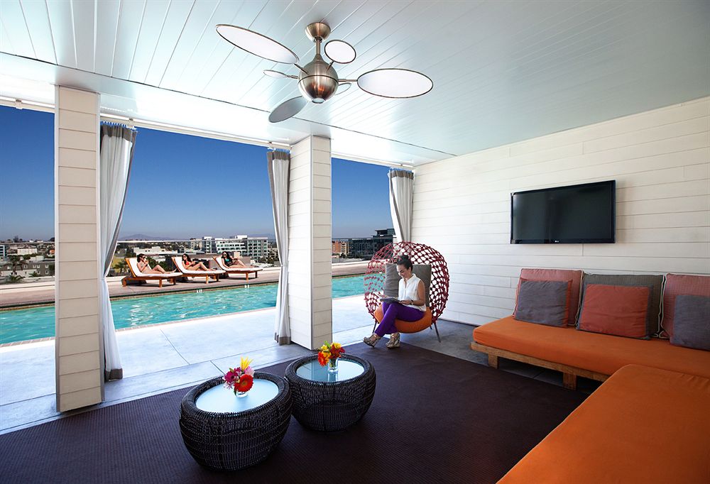 アンダーズ・サンディエゴの屋上プール