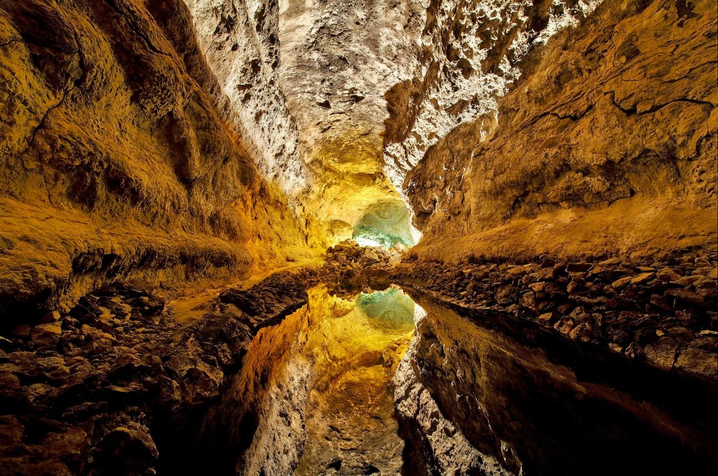 ランサローテ島のティマンファヤ国立公園の洞窟