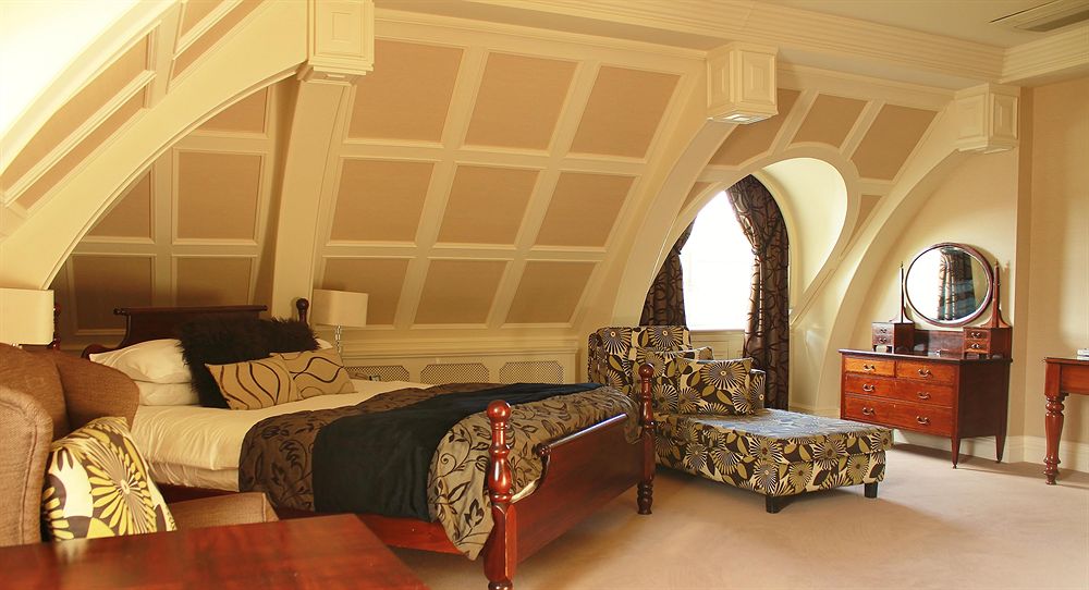 キラーニー・パーク・ホテル　ジュニアスイート　ベッドルーム