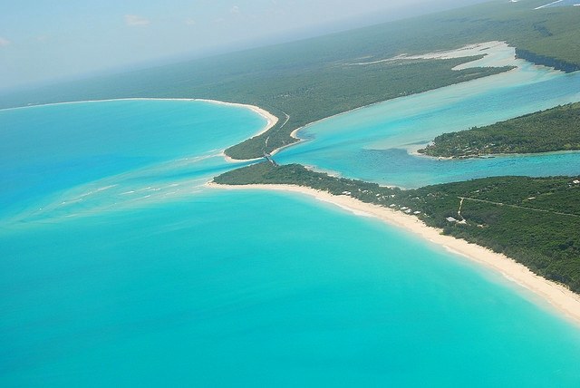 ウベア島のビーチ