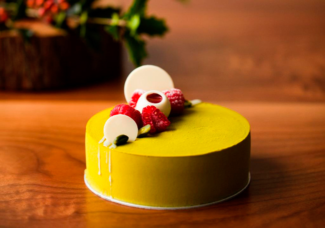 アンダーズ東京のペストリーシェフ岡崎正輝シェフが作るクリスマスケーキ