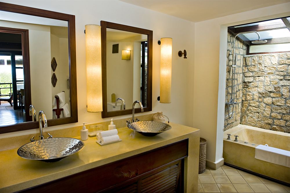 エヴァソン・アナ・マンダラ&スパ バスルーム