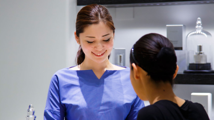 アンダーズ東京のAO スパ アンド クラブのレセプション