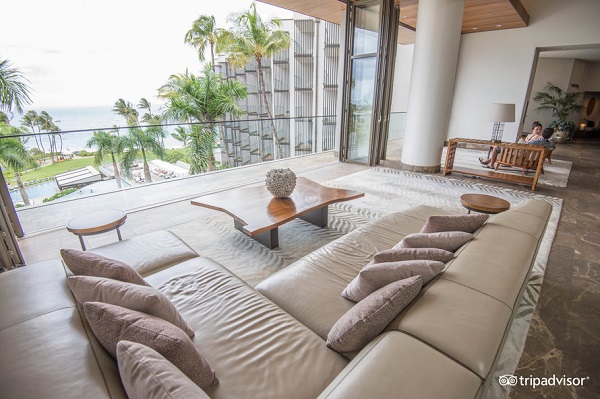 アンダーズ・マウイ・アット・ワイレア・ハワイのフロントデスク