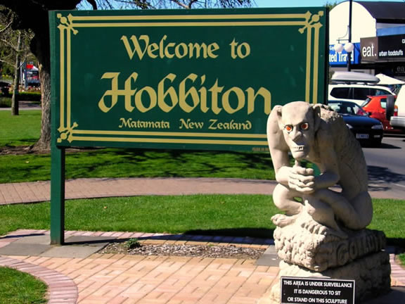 映画『ロード・オブ・ザ・リング』や『ホビット』の撮影地となったニュージーランドのホビット村があるマタマタ