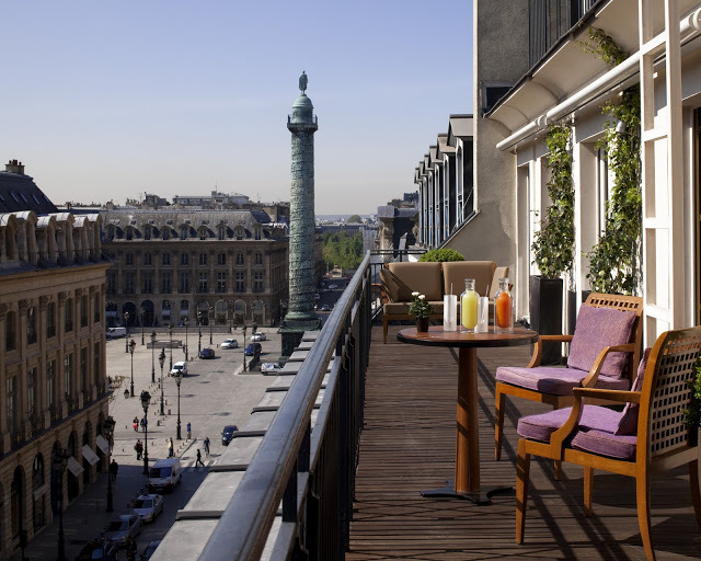 パークハイアット・パリ・ヴァンドームの客室のテラス