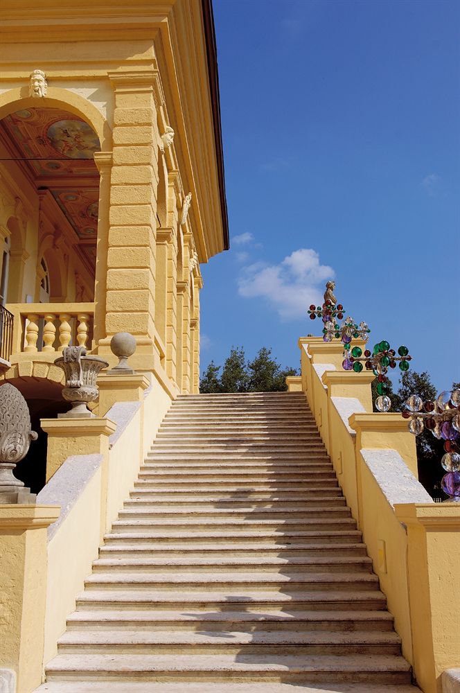 ビブロス・アート・ヴィラ・アミスタの入り口階段