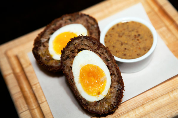 ザ・ピーコックのスコッチエッグ