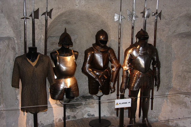 シヨン城の武器や鎧