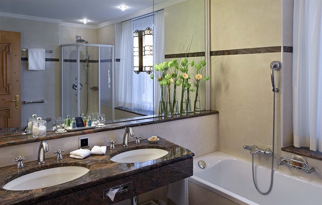 グランド・ホテル・クローネンホフのバスルーム