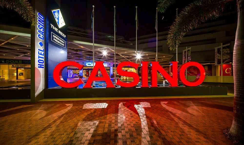 プルマン・リーフ・ホテル・カジノの彫刻