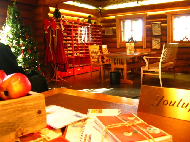 フィンランドのサンタクロース村の郵便局