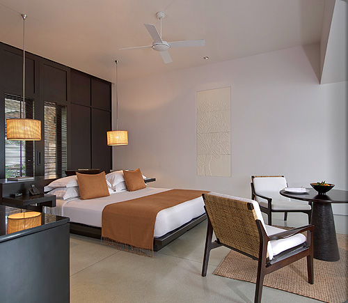 スイートのベッドルーム