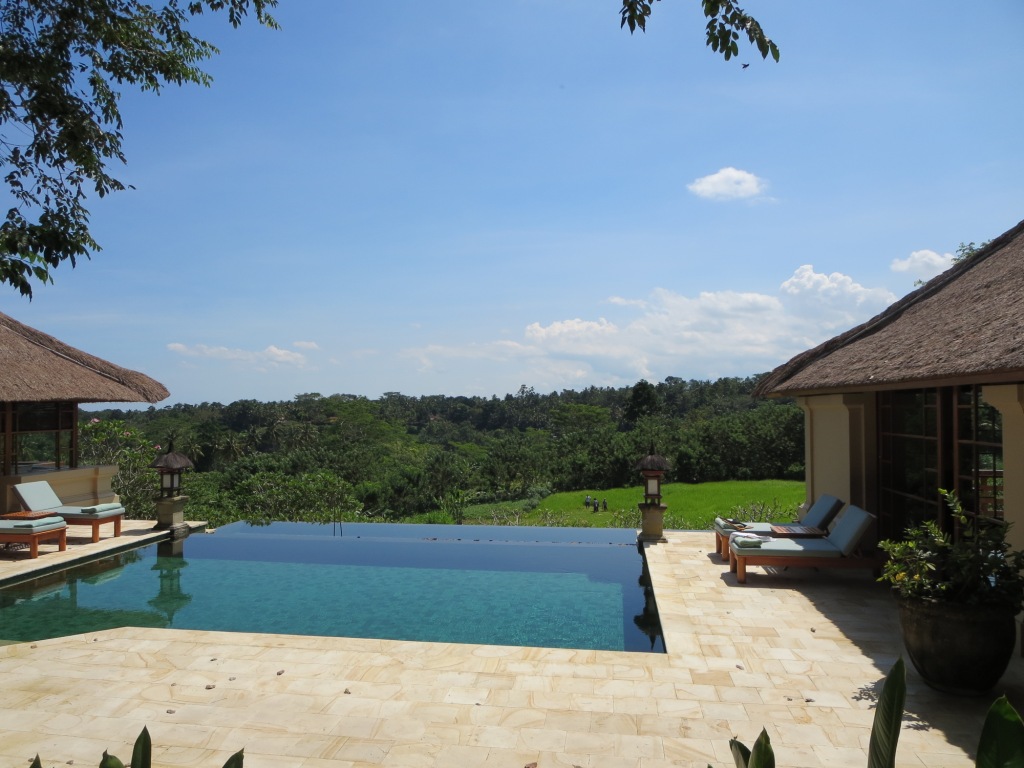 アマンダリヴィラのプール