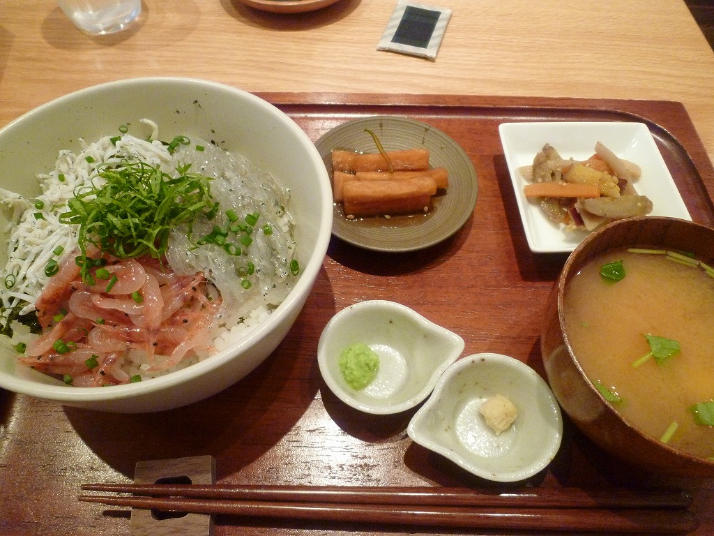 KICHI+ (キチプラス)の3食丼