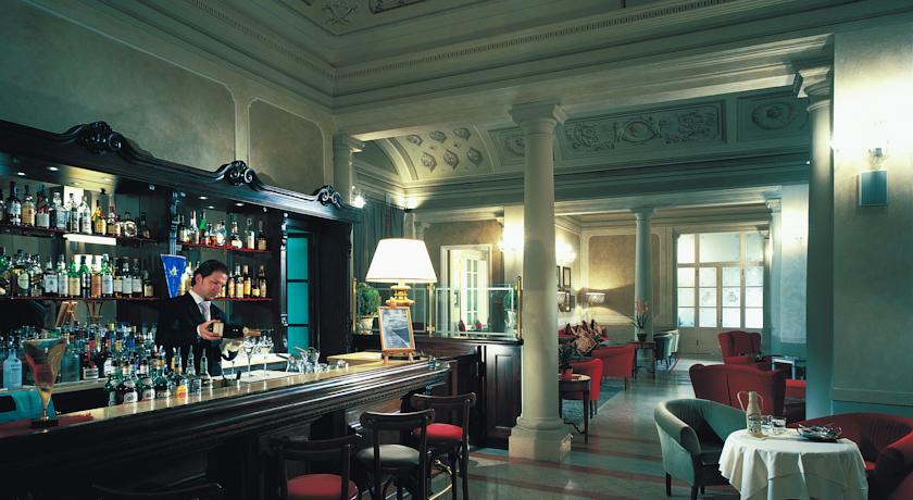 バーニ・ディ・ピサ　バー