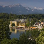 オーストリア・ヴェルター湖畔に佇む宮殿ホテル「ファルケンシュタイナー・シュロスホテル・フェルデン」