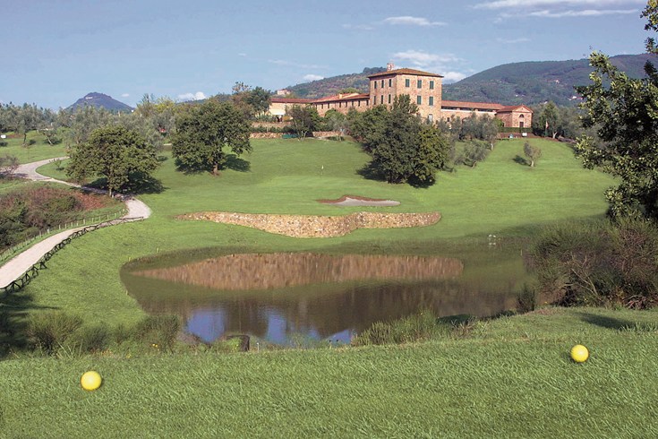 バーニ・ディ・ピサ付近のゴルフ場