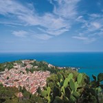 地中海とエトナ山を望むシチリア島の名門ホテル「ベルモンド・グランド・ホテル・ティメオ」