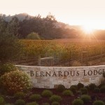 アメリカ合衆国カリフォルニア州カーメルバレーの森の中に佇む魅力的な隠れ家「バーナーダス・ロッジ」