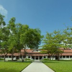 ラオスの世界遺産ルアン・パバーンの街中に佇ずむ「アマンタカ」